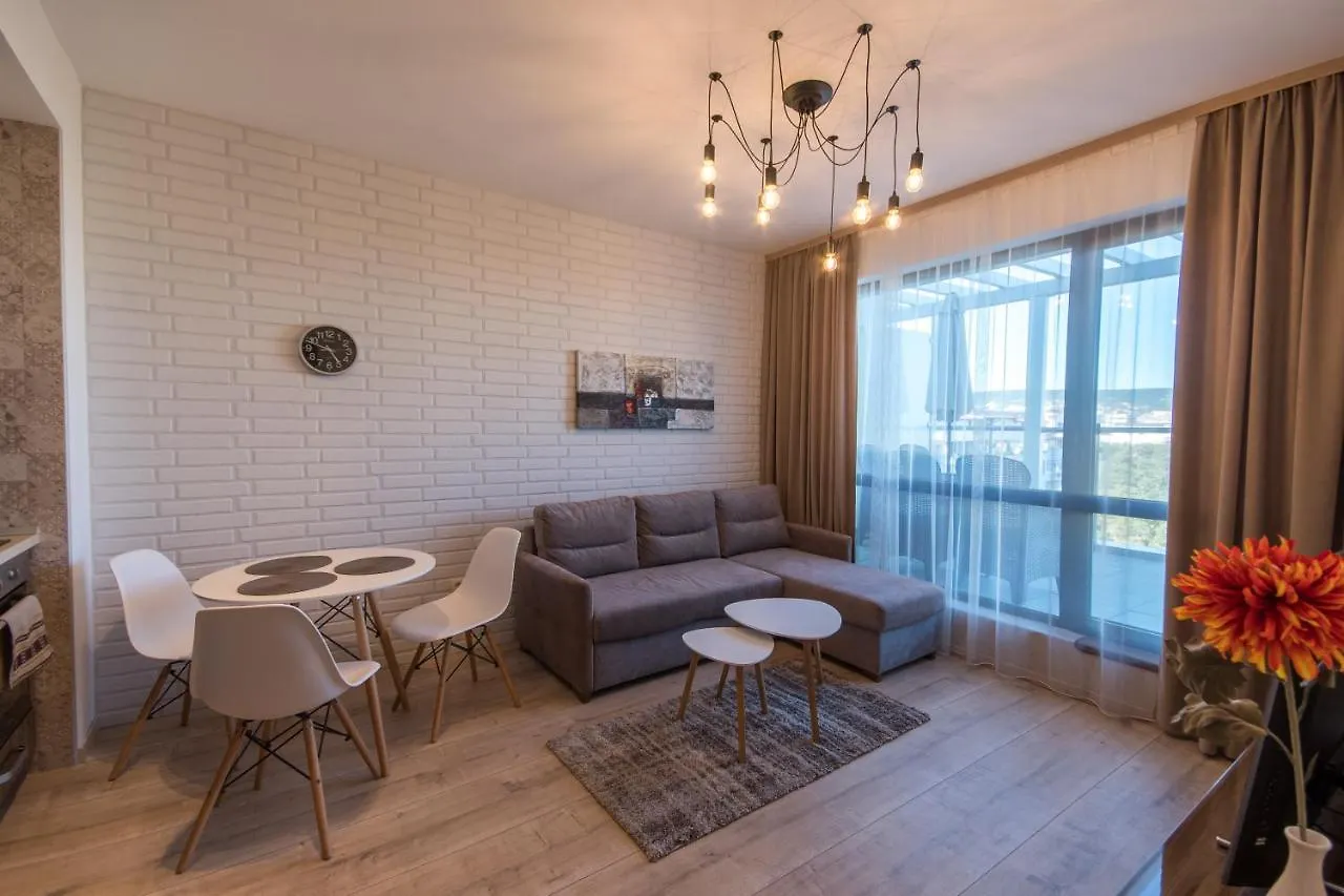 City Apartments Triumph Warna