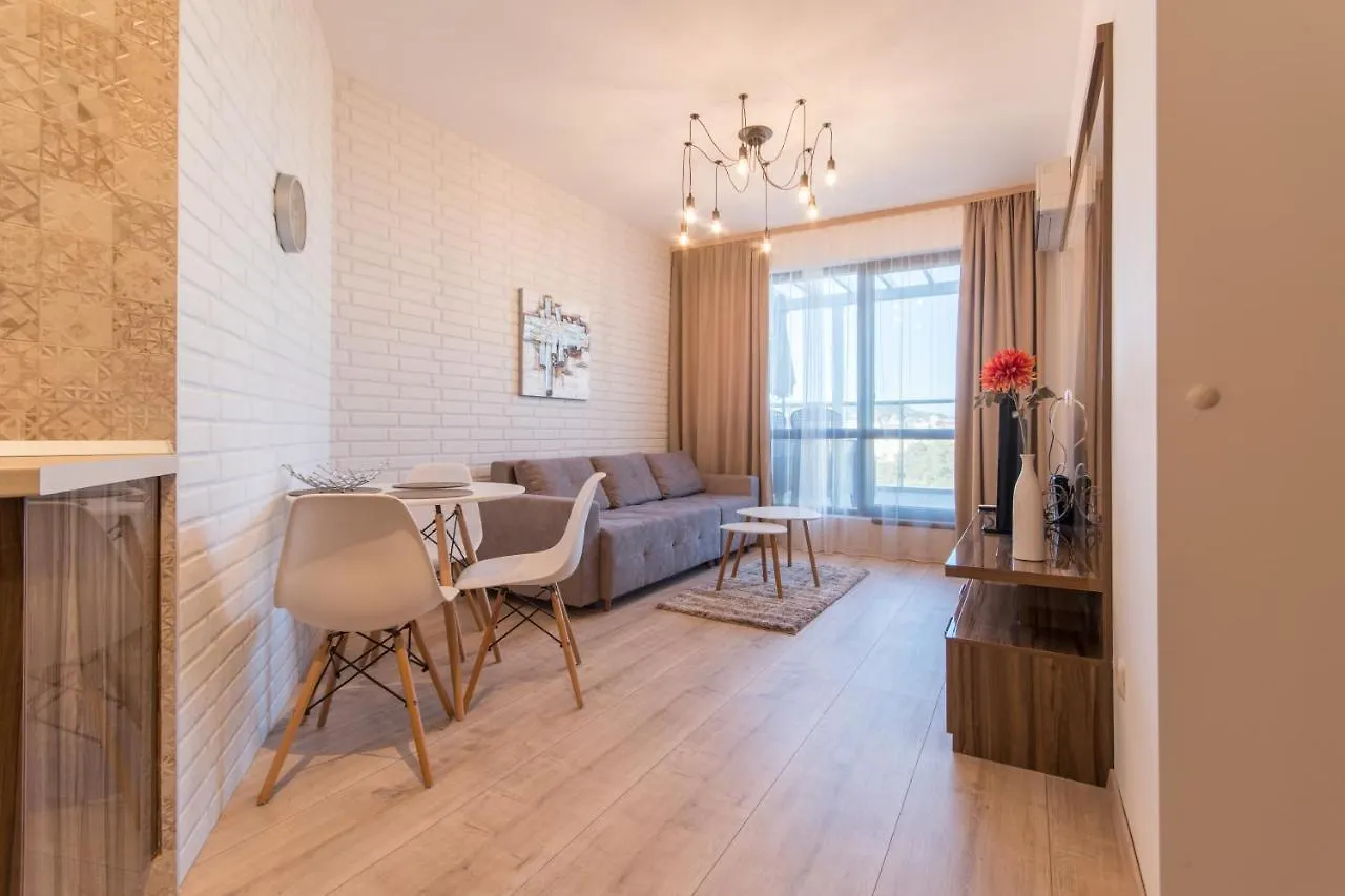 City Apartments Triumph Warna